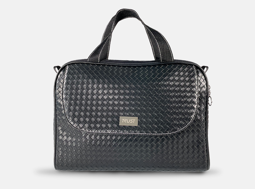 Bild på Svart Flätad Väska